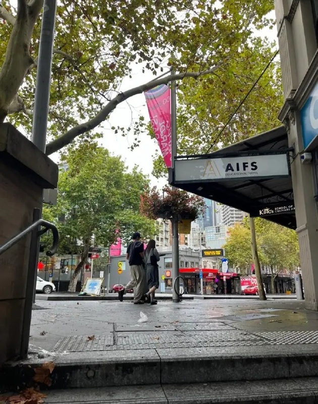 Kim Woo Bin and Shin Min Ah Spotted Shopping Together in Sydney